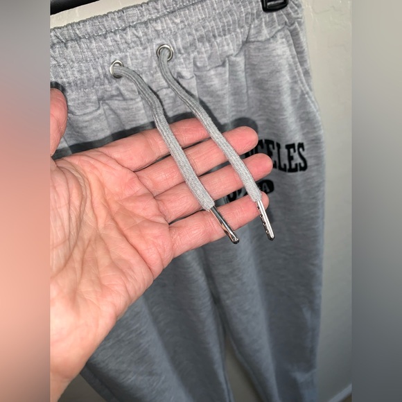 NWOT Heather Gray High Rise Joggers With Pockets - Picture 3 of 12